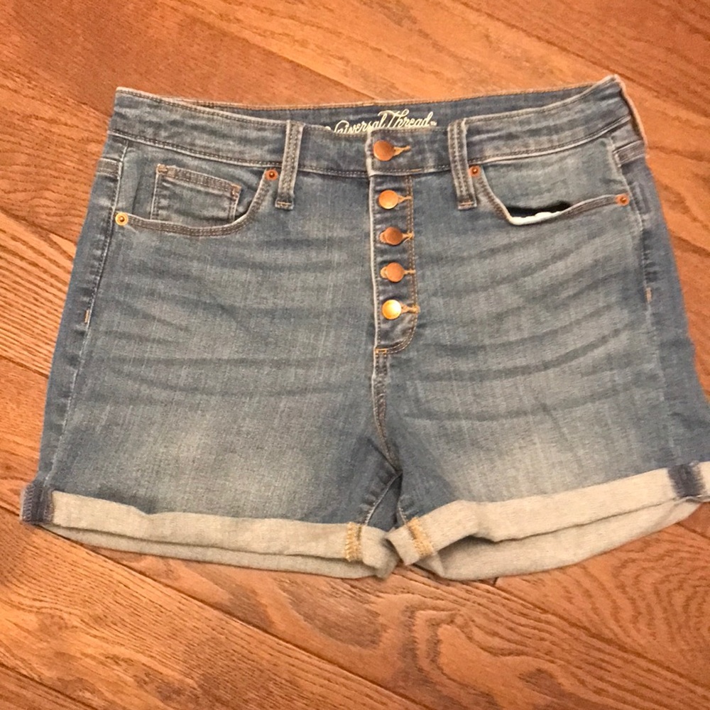 Women's High-Rise Short Jean Shorts - Universal Thread™ Medium Wash 10